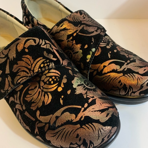 NIB Alegría Lauryn Regal Copper Floral Leather Slip On with Velcro Cross Strap - Picture 1 of 15